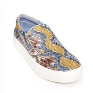 Steve Madden multi skin